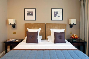 Отель Warwick Paris (Former Warwick Champs-Elysees)  Париж